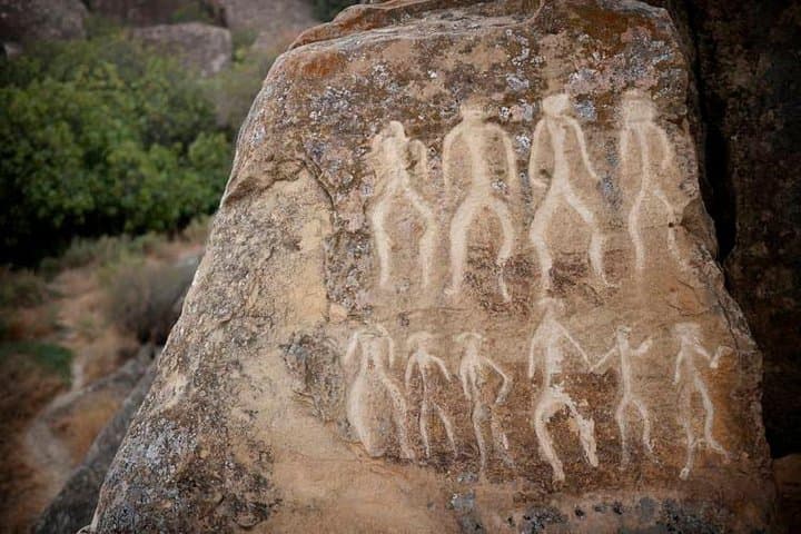 Baku to Gobustan: Mud Volcanoes, Petroglyphs and the Bibi-Heybat Mosque in a Half-Day Escape