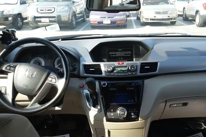 Private 8-Seater Luxury Minivan with Driver in Dubai — Half or Full Day Hire photo 3