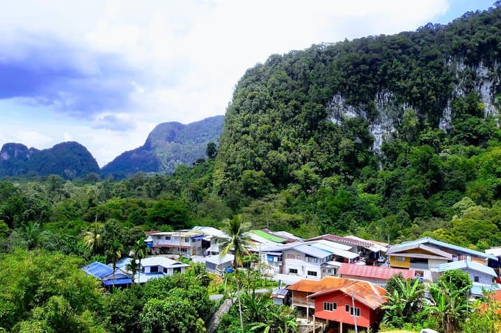 Pebble Rocks Waterfalls Chills — Kuching River Cascades Day Trip photo 5