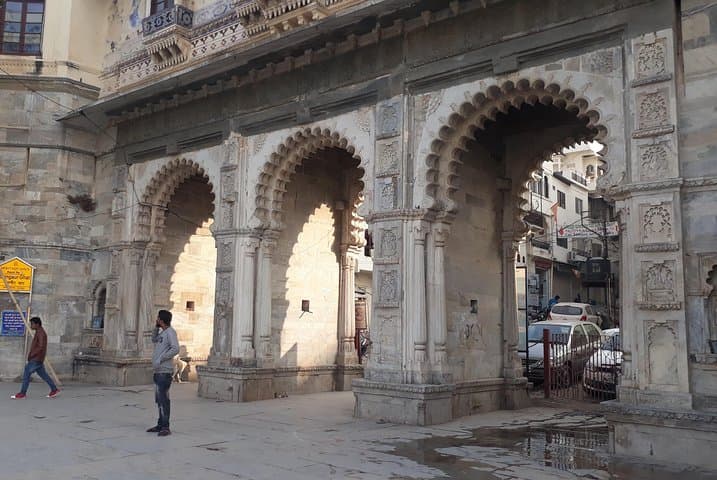 Private Guided Udaipur: 2-Day Custom Tour with Luxury Car & Boat Ride photo 4