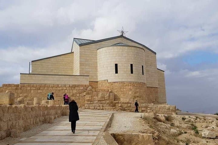 Jordan Classical Highlights: Petra, Wadi Rum & Dead Sea 4-Day Tour