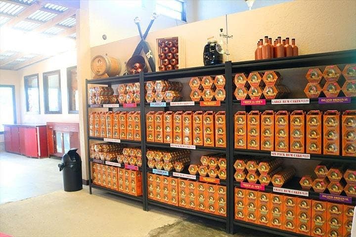 Private Big Bus Roatán Tour: Chocolate & Rum Factory, Photo Stops, Custom Stops photo 6