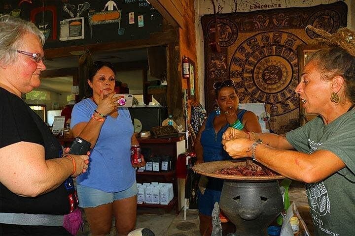 Snorkel West Bay's Natural Aquarium — Chocolate, Rum & Roatán City Tour photo 4