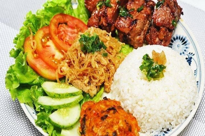 Saigon Evening Scooter Food Tour: Top Street Eats in Ho Chi Minh City photo 2