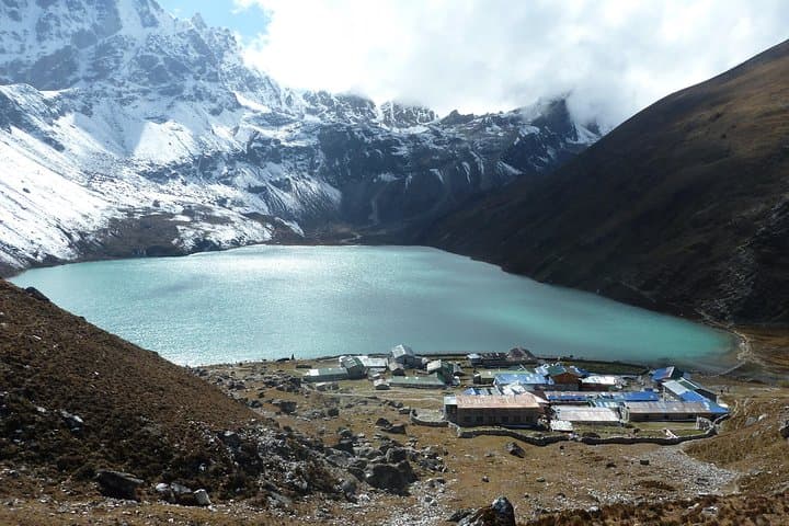 Everest Gokyo Lake Trek: 12-Day Gokyo Ri, Lakes & Ngozumpa Glacier photo 3