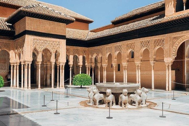Private Alhambra and Granada Tour: Nasrid Palaces, Generalife & Albaicín photo 2