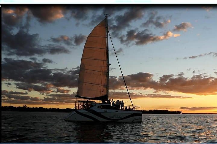 Hervey Bay Champagne Sunset Sail — Fraser Island Sunset Cruise photo 5