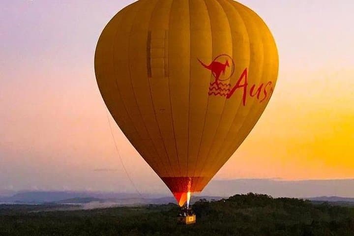 Sunrise Hot Air Balloon Over Atherton Tablelands — Cairns Classic Flight photo 6
