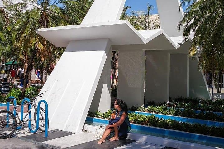 Lincoln Road Mall Walking Tour — Miami Beach Design, History & Urban Life photo 1