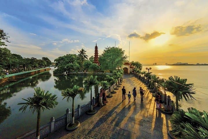 Full-Day Private Hanoi City Tour: Temple of Literature, Ho Chi Minh Mausoleum & Old Quarter Cyclo photo 3