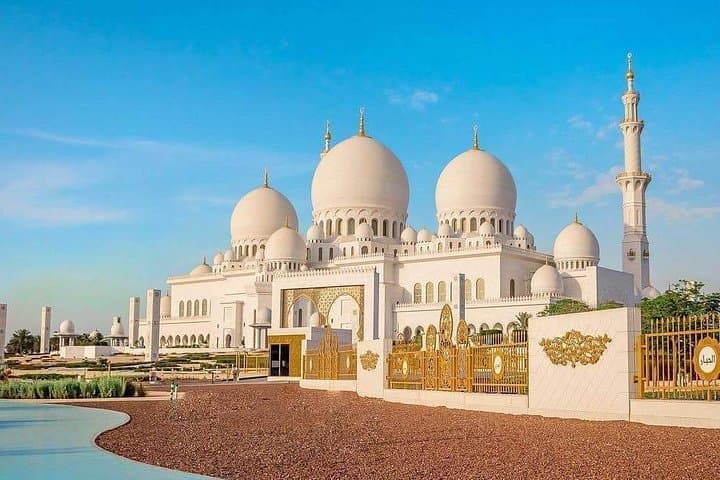 Full-Day Private Abu Dhabi City Tour: Sheikh Zayed Mosque, Corniche & Cultural Sights