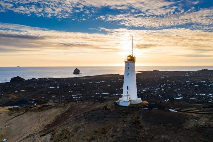 Reykjanes Peninsula: Geothermal Fields, Rugged Coastline & Blue Lagoon Day Tour photo 5