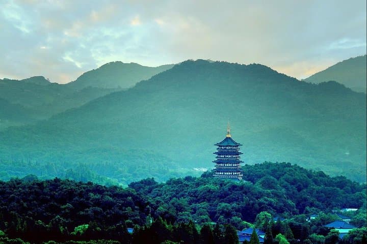 West Lake to Wuzhen: 2-Day Private Hangzhou Watertown Experience photo 3