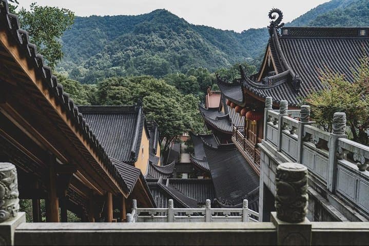 West Lake to Wuzhen: 2-Day Private Hangzhou Watertown Experience photo 4