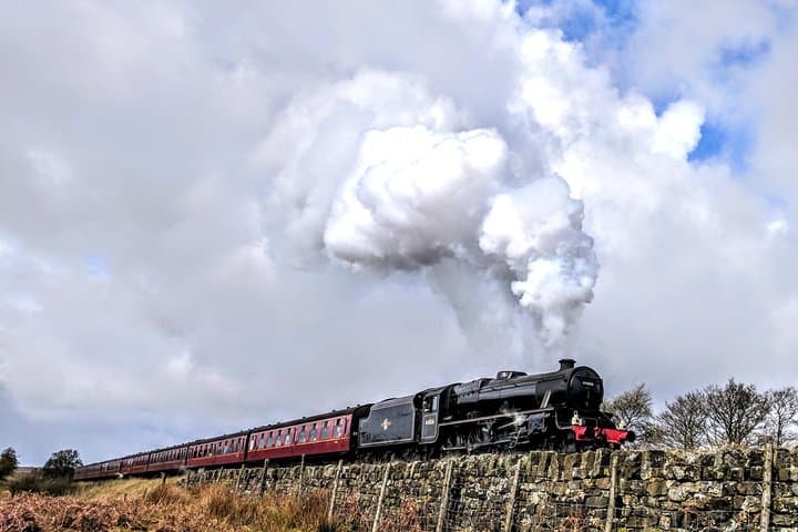 York to Whitby Steam Train & North York Moors: Full-Day Scenic Tour