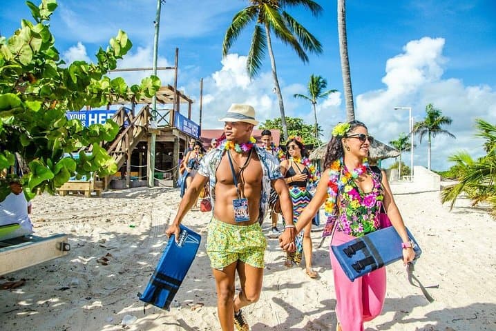Punta Cana Party Boat and Snorkeling Trip from Bávaro: Catamaran, Natural Pool & Snorkel Reef