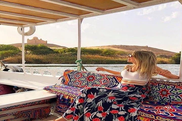 Hurghada to Luxor: Sunrise Balloon, East Bank Temples & Felucca Day Trip