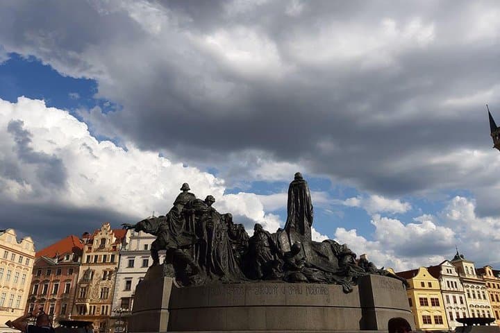 Essential Prague Walking Tour: Old Town & Jewish Quarter Highlights