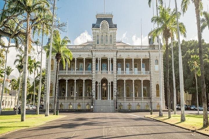 Pearl Harbor & Historic Honolulu Day Tour from Kauai: USS Arizona Memorial and City Highlights photo 3