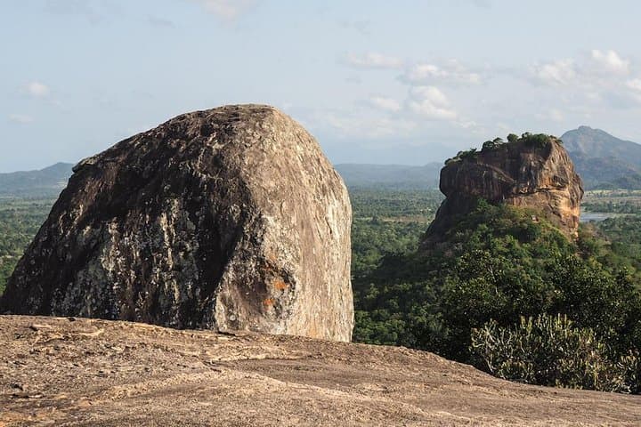 Pidurangala Day Tour from Negombo: Climb Pidurangala Rock & Lunch in Dambulla photo 5