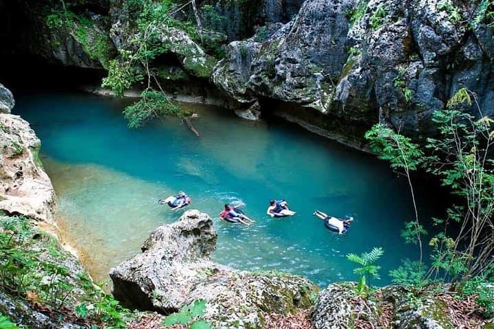 Placencia to Xunantunich: Belize Ruins and Cave-Float Day Trip photo 4