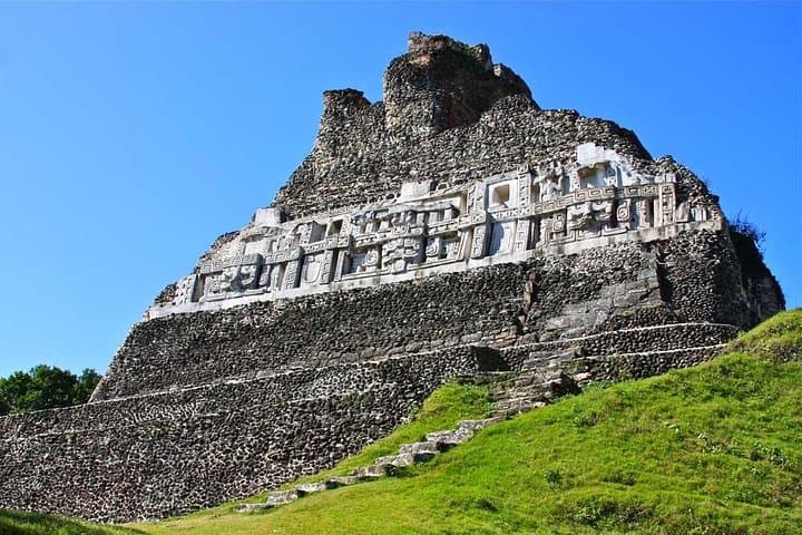 Placencia to Xunantunich: Belize Ruins and Cave-Float Day Trip photo 5