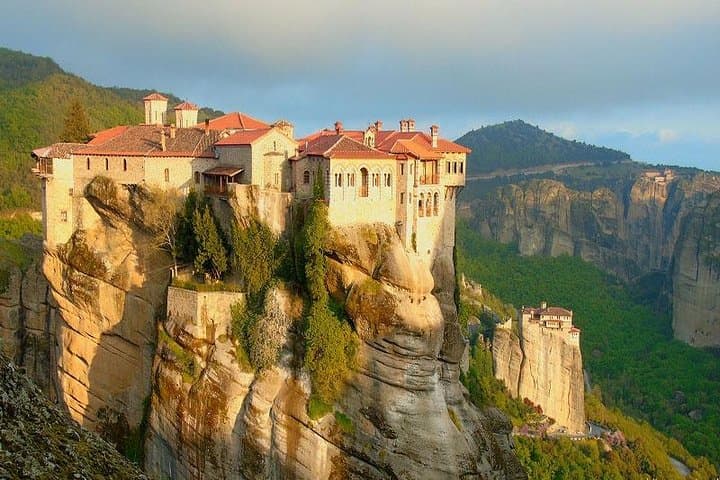 Full-Day Meteora Monasteries from Chalkidiki — Kalambaka Cliff-Top Tour