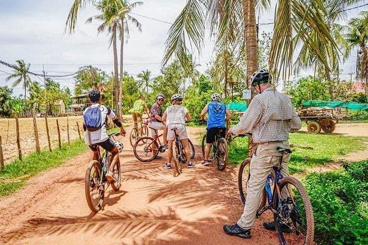 Cycle to Kompong Phluk: Siem Reap Countryside & Tonlé Sap Sunset Cruise photo 3