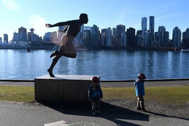 best-of-vancouver-private-half-day-tour-vancouver-lookout-stanley-park photo 3