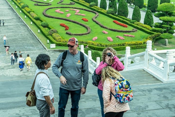 Taipei Private Local Host: Half-Day Highlights & Hidden Gems Walk photo 3