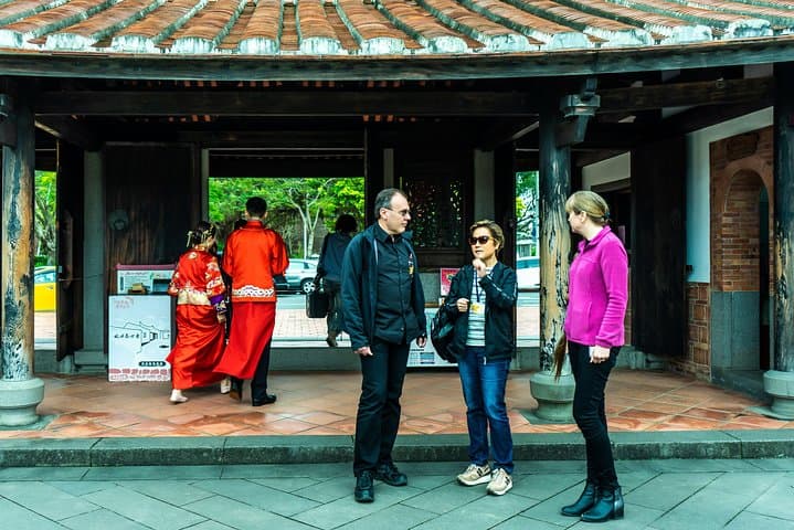 Taipei Private Local Host: Half-Day Highlights & Hidden Gems Walk photo 4