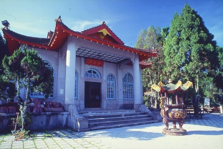 2-Day Yehliu, Shifen Sky Lanterns & Sun Moon Lake Tour — Bike, Boat and Coastal Geology photo 5