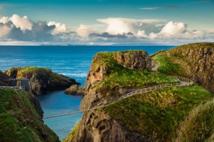 Private Giant's Causeway Day Tour from Dublin — Carrick-a-Rede, Dunluce & Dark Hedges photo 6
