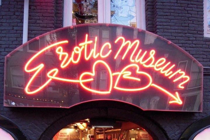 Red Light District Walking Tour and Canal Cruise: History, Culture & Practical Tips photo 4