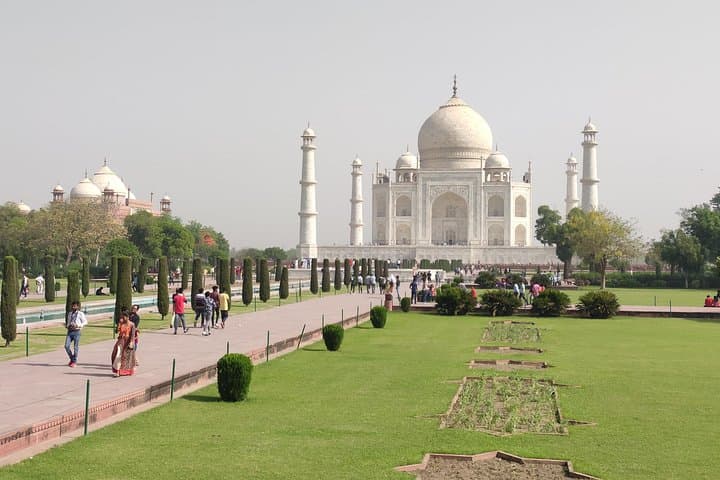 Same-Day Taj Mahal & Agra Fort Private AC Car Tour from Delhi photo 3