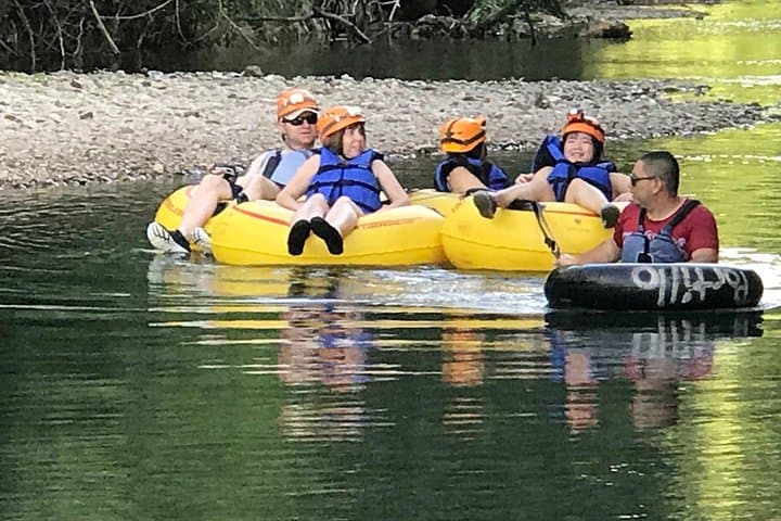 Cave Tubing and Xunantunich: Belize Adventure Day Trip photo 4