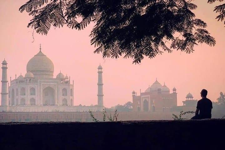 Sunrise at the Taj Mahal: Overnight Agra Tour from Delhi photo 1