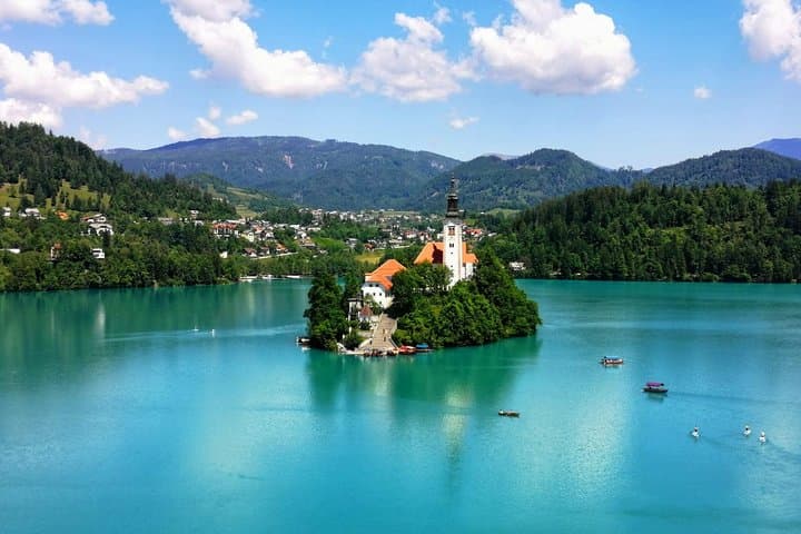 Explore Lake Bled: Day Tour from Ljubljana to Island, Castle & Lakeshore