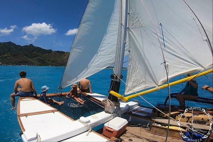Private Vaapiti Sailing Adventure in Moorea — Traditional Polynesian Va'a Cruise photo 3