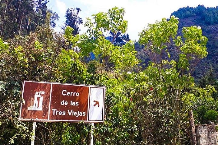 Hike Cerro de las Tres Viejas from Bogotá — Full‑Day Páramo Trek to Tominé Reservoir Views photo 3