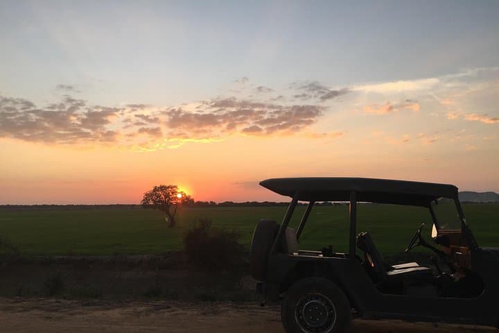 Siem Reap Sunset Jeep Tour: Private Half-Day City & Cultural Drive photo 2