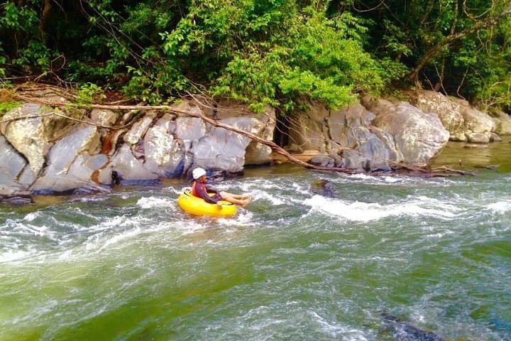 Cave Tubing and Xunantunich: Belize Adventure Day Trip photo 2