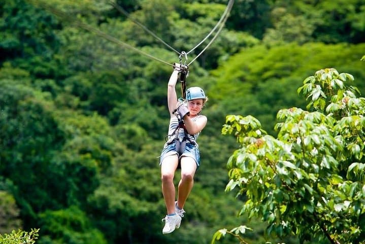 Roatán Zipline, High-Point Island Tour & West Bay Beach Break photo 3