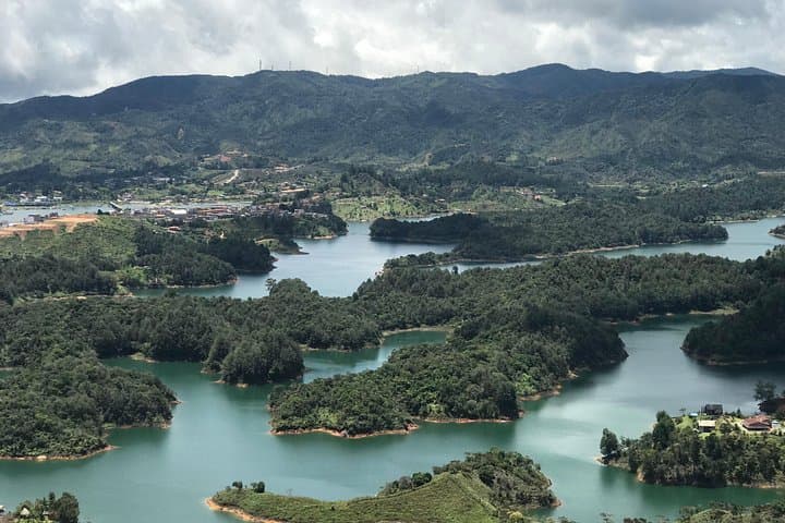 Private Guatapé Day Trip: Climb El Peñol, Boat the Reservoir & Explore the Colorful Town photo 3