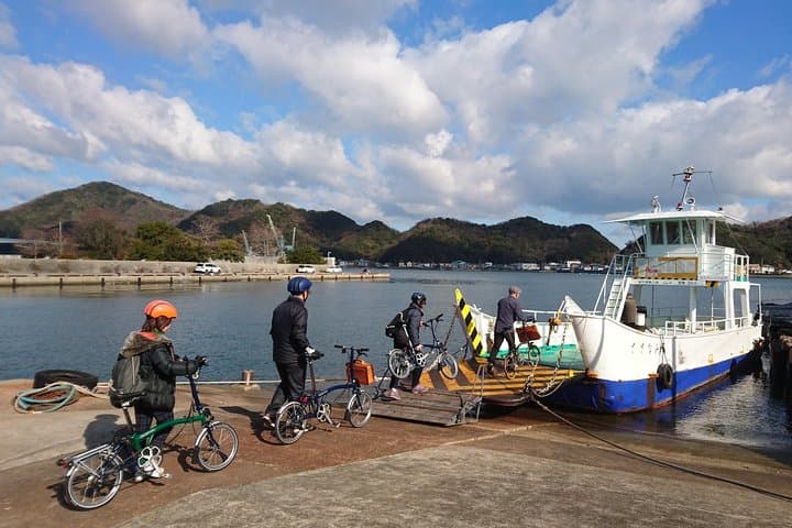 Slow Brompton Cycling Along Naruto Seaside: Whirlpools, Ferry & Oyster Coast photo 4
