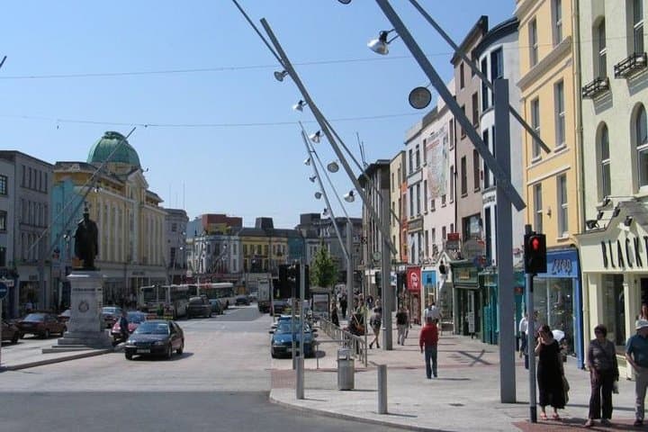 Luxury Killarney-to-Cork Touring: Blarney, Gardens & Countryside Drive photo 3