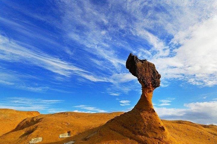2-Day Yehliu, Shifen Sky Lanterns & Sun Moon Lake Tour — Bike, Boat and Coastal Geology