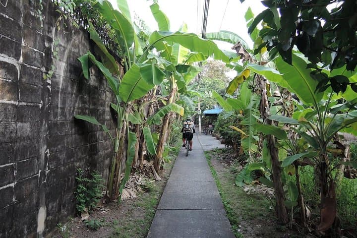 Bangwa Canal Cycle & Floating Market Ride — Bangkok Soft-Adventure Bike Tour photo 2