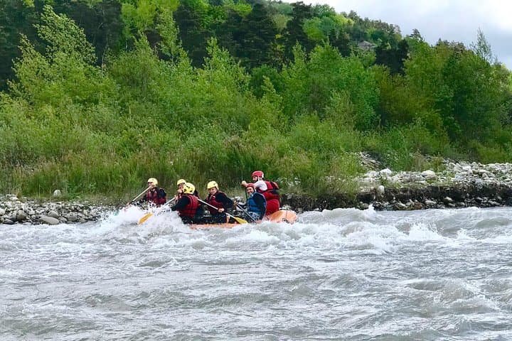 Rafting the Drac River near Gap: La Fare–La Guinguette Spring Whitewater photo 2