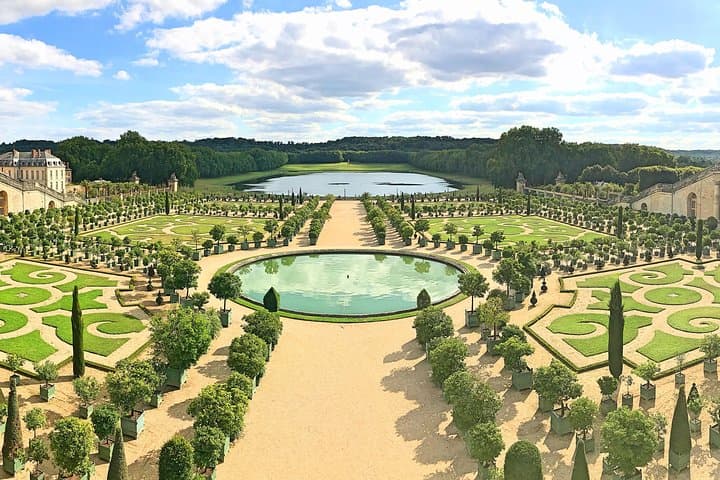 Versailles Day Trip from Paris — Palace, Hall of Mirrors & Gardens with Transport photo 5